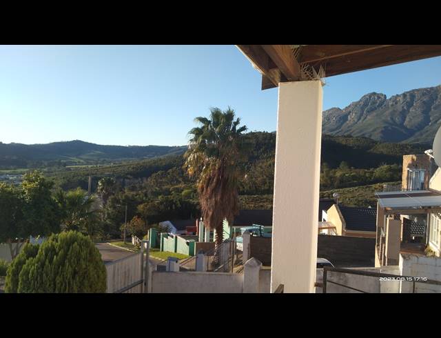 6 bed property for sale in THE RIDGE
